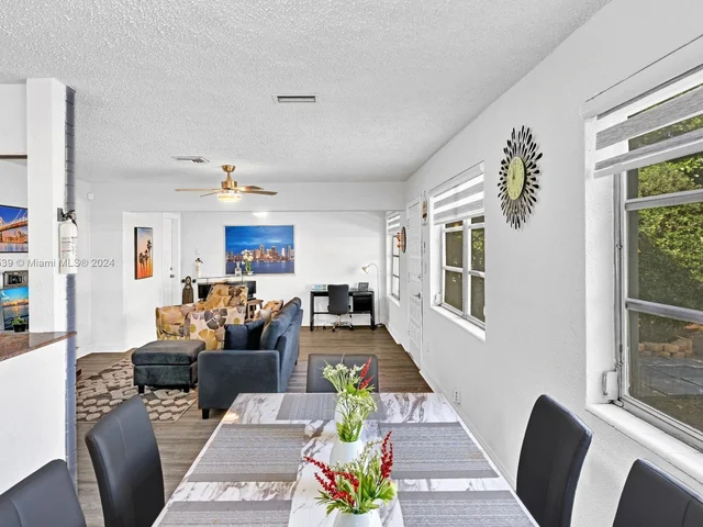 6780 Custer St, Hollywood FL 33024