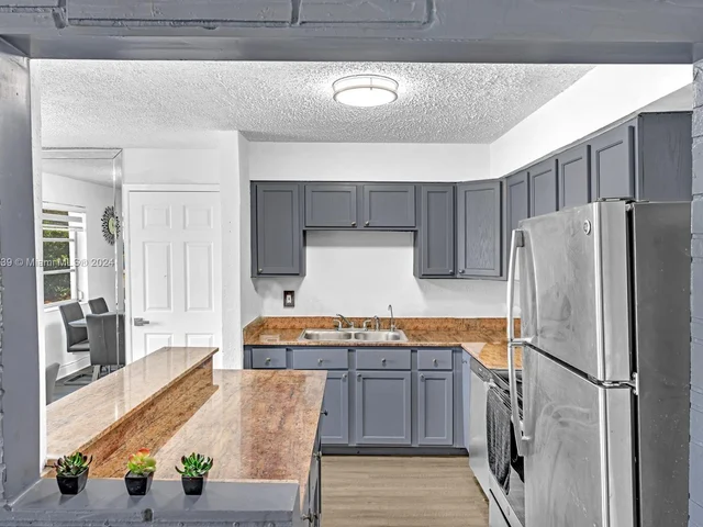 6780 Custer St, Hollywood FL 33024