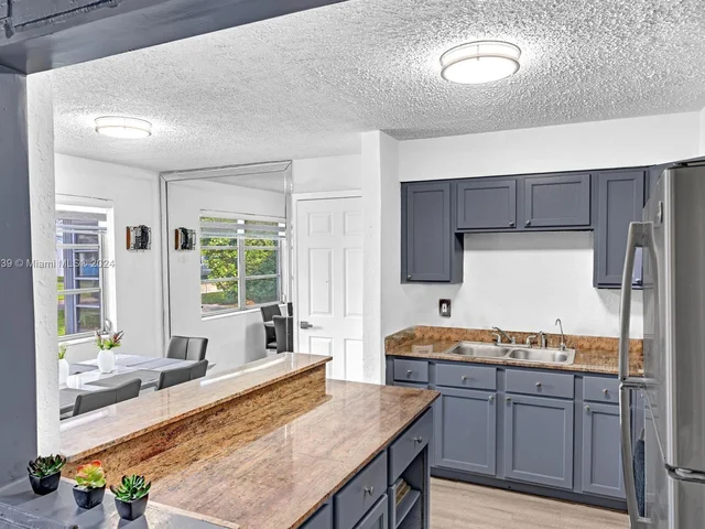 6780 Custer St, Hollywood FL 33024