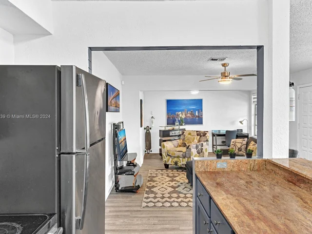 6780 Custer St, Hollywood FL 33024