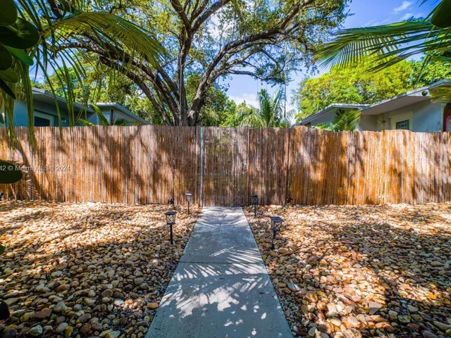 55 NE 59th St # 8, Miami FL 33137