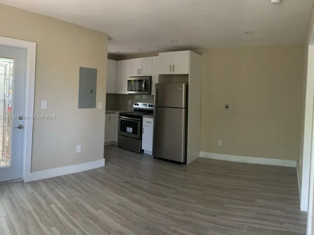 55 NE 59th St # 8, Miami FL 33137