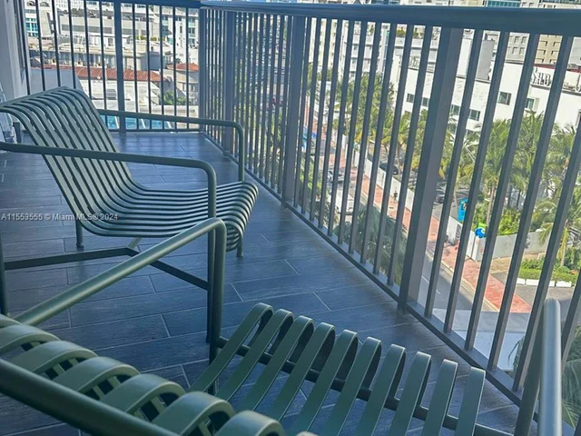 1800 Collins Ave # 9C, Miami Beach FL 33139