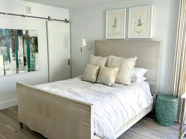 1800 Collins Ave # 9C, Miami Beach FL 33139