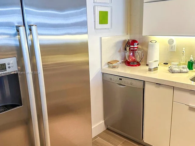 1800 Collins Ave # 9C, Miami Beach FL 33139