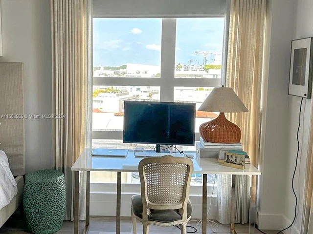 1800 Collins Ave # 9C, Miami Beach FL 33139