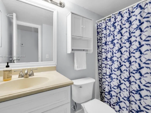 1750 NW 3rd Ter # 104C, Fort Lauderdale FL 33311