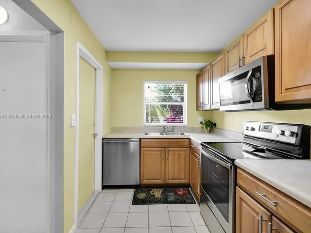 1750 NW 3rd Ter # 104C, Fort Lauderdale FL 33311