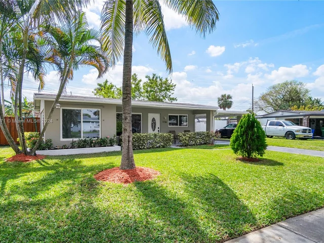 1116 E River Dr, Margate FL 33063