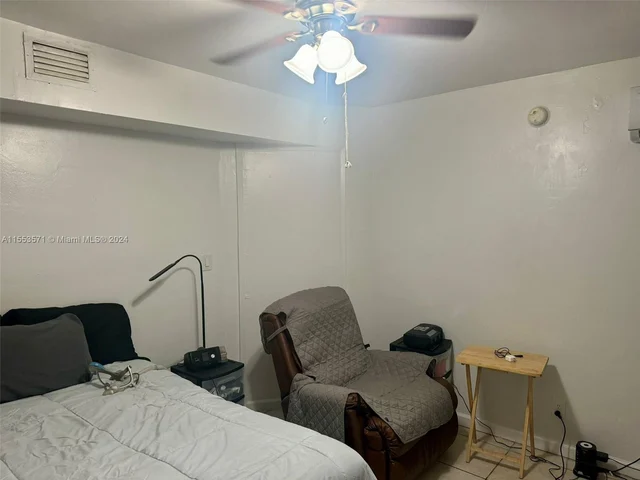 1116 E River Dr, Margate FL 33063