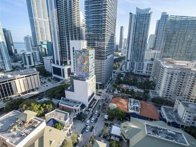 45 SW 9th St # 2203, Miami FL 33130