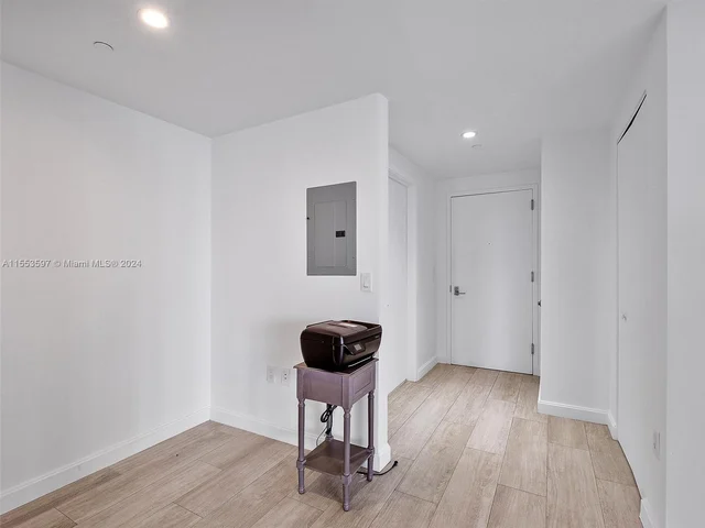 45 SW 9th St # 2203, Miami FL 33130