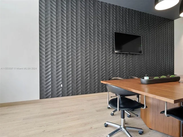 45 SW 9th St # 2203, Miami FL 33130