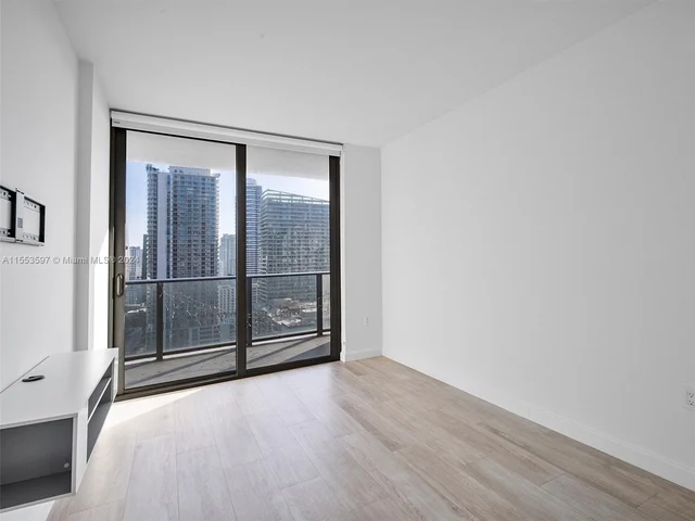 45 SW 9th St # 2203, Miami FL 33130