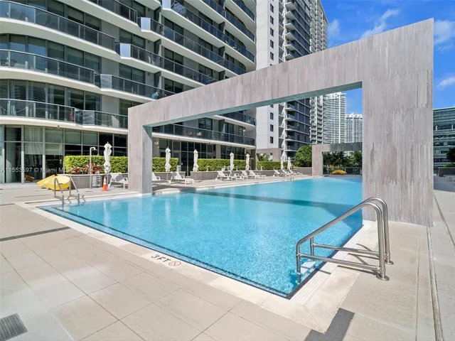 45 SW 9th St # 2203, Miami FL 33130