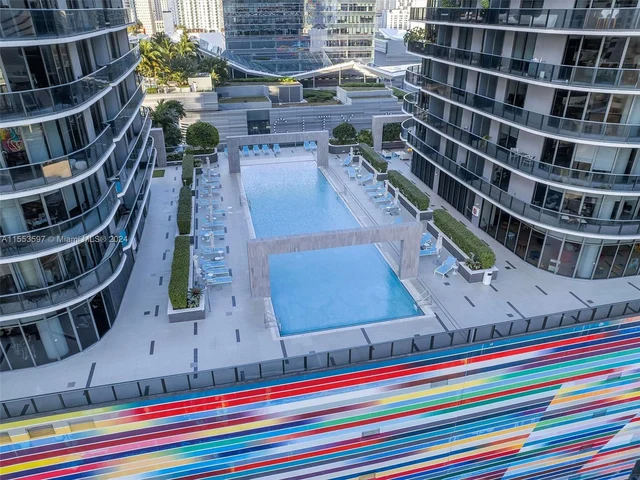 45 SW 9th St # 2203, Miami FL 33130