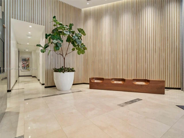 45 SW 9th St # 2203, Miami FL 33130