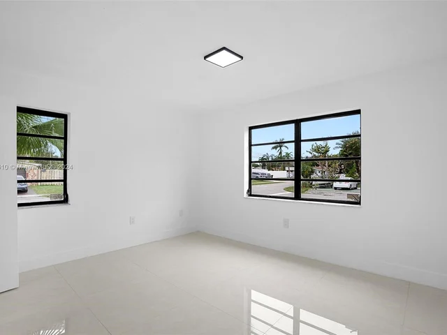 200 SE 7th St, Dania Beach FL 33004