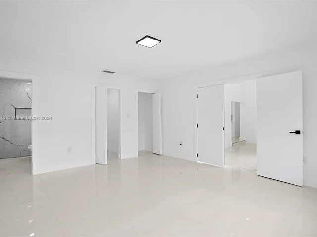 200 SE 7th St, Dania Beach FL 33004