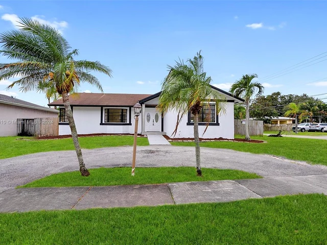 200 SE 7th St, Dania Beach FL 33004