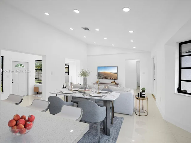 200 SE 7th St, Dania Beach FL 33004