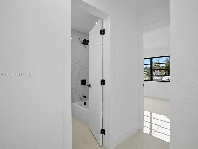 200 SE 7th St, Dania Beach FL 33004