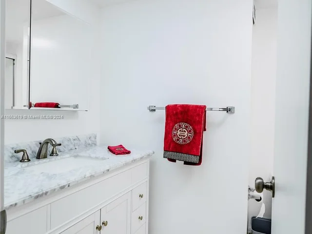 1600 S Ocean Dr # 18I, Hollywood FL 33019