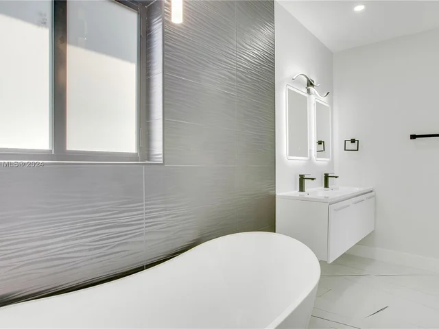 1937 SW 16 Ave, Miami FL 33145