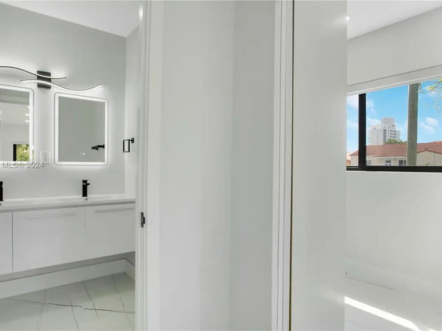 1937 SW 16 Ave, Miami FL 33145