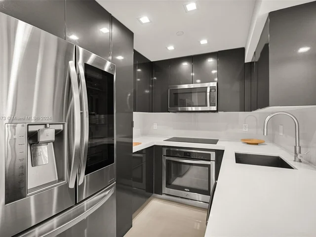 1000 West Ave # 327, Miami Beach FL 33139