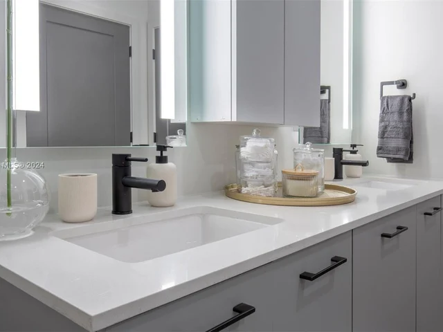 6970 SW 40th St # 406, Miami FL 33155