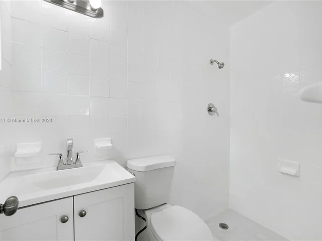 920 NW 201st St, Miami Gardens FL 33169