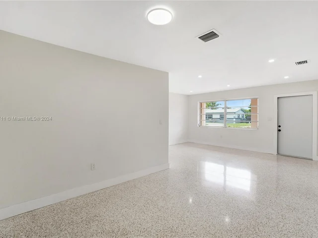 920 NW 201st St, Miami Gardens FL 33169