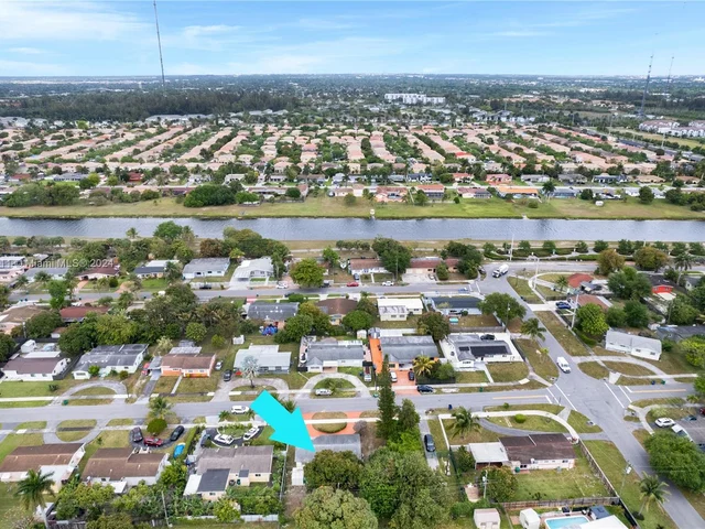 920 NW 201st St, Miami Gardens FL 33169