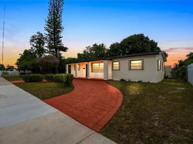 920 NW 201st St, Miami Gardens FL 33169