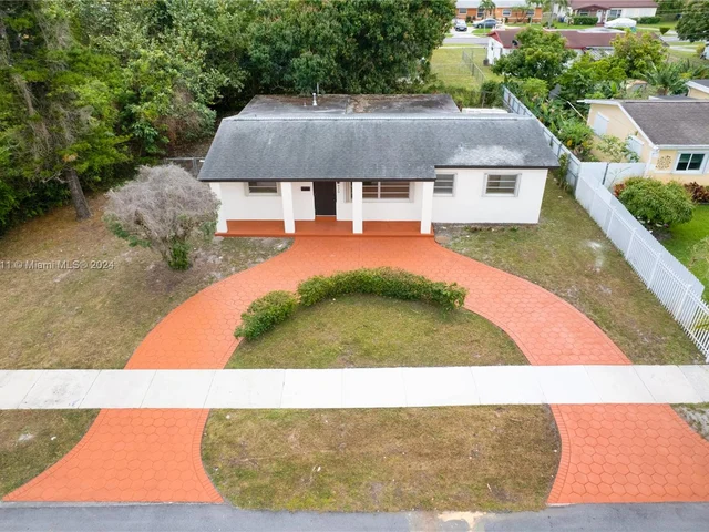 920 NW 201st St, Miami Gardens FL 33169