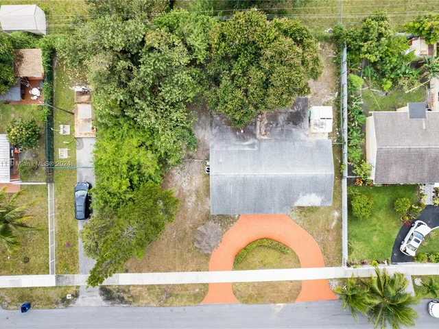 920 NW 201st St, Miami Gardens FL 33169