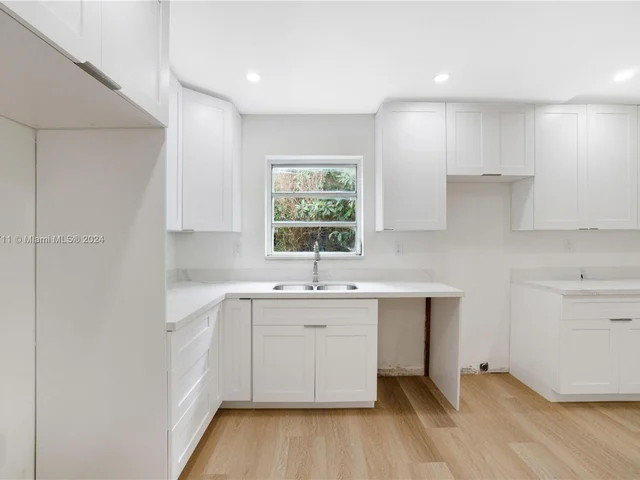 920 NW 201st St, Miami Gardens FL 33169