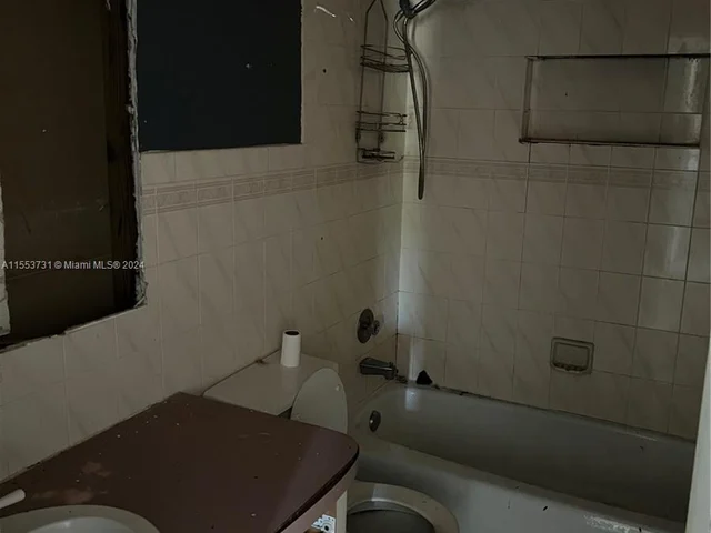 199 NW 69th Ave, Margate FL 33063