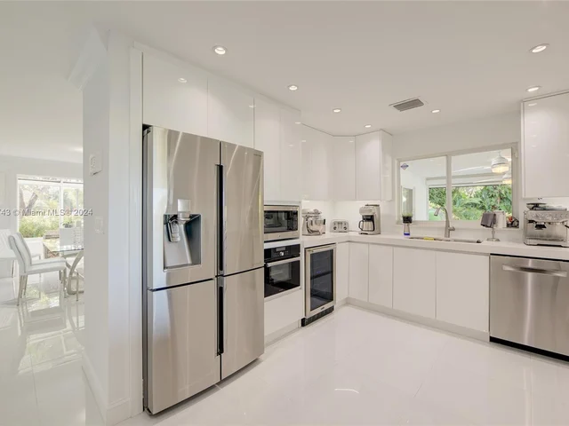 6681 SW 155th Ave, Miami FL 33193