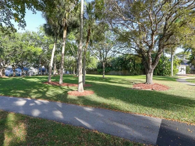 6681 SW 155th Ave, Miami FL 33193