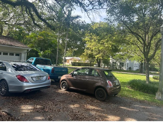 2920 Segovia St, Coral Gables FL 33134