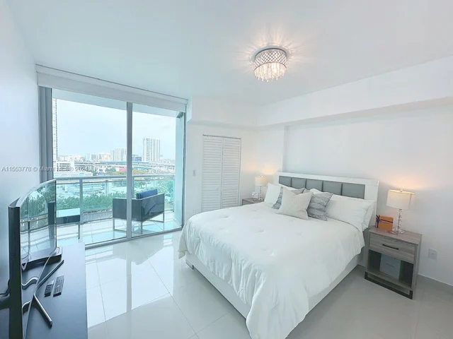 350 S Miami Ave # 1215, Miami FL 33130