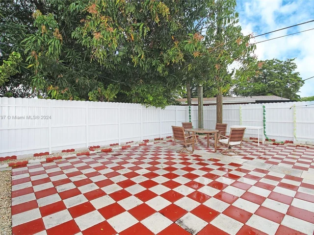 531 SW 70th Ave, Pembroke Pines FL 33023