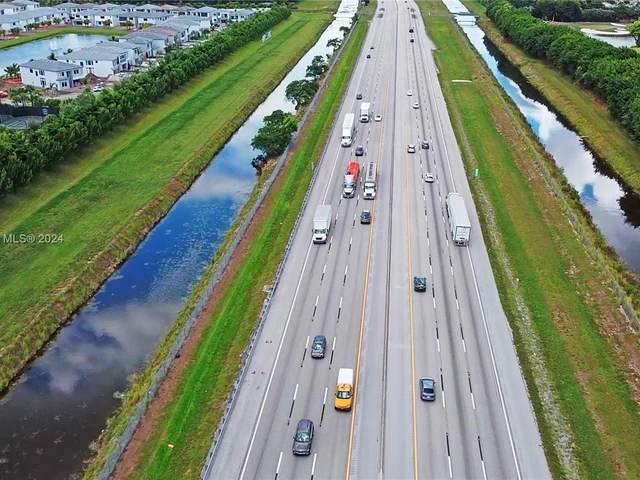 531 SW 70th Ave, Pembroke Pines FL 33023