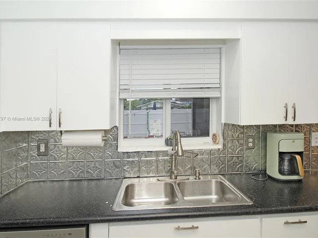 531 SW 70th Ave, Pembroke Pines FL 33023