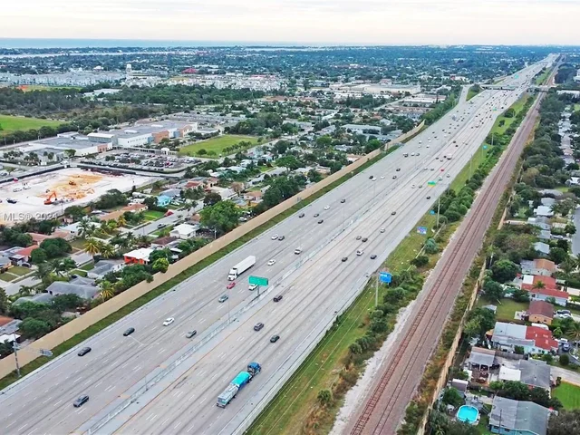 531 SW 70th Ave, Pembroke Pines FL 33023