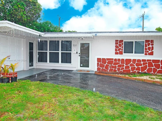 531 SW 70th Ave, Pembroke Pines FL 33023