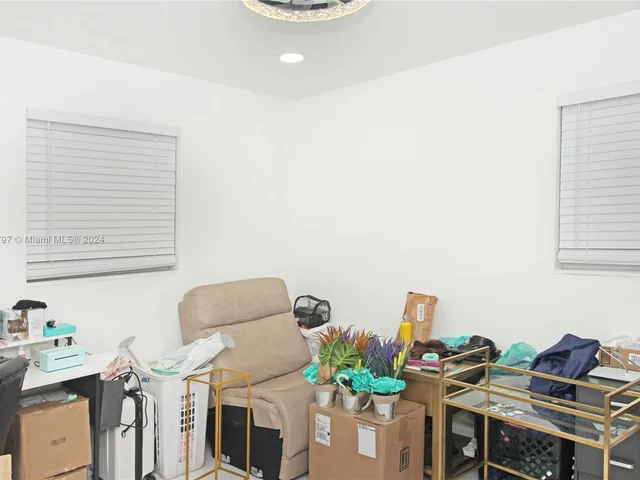 531 SW 70th Ave, Pembroke Pines FL 33023