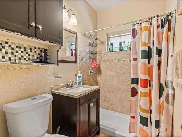 45 NW 127th St, North Miami FL 33168